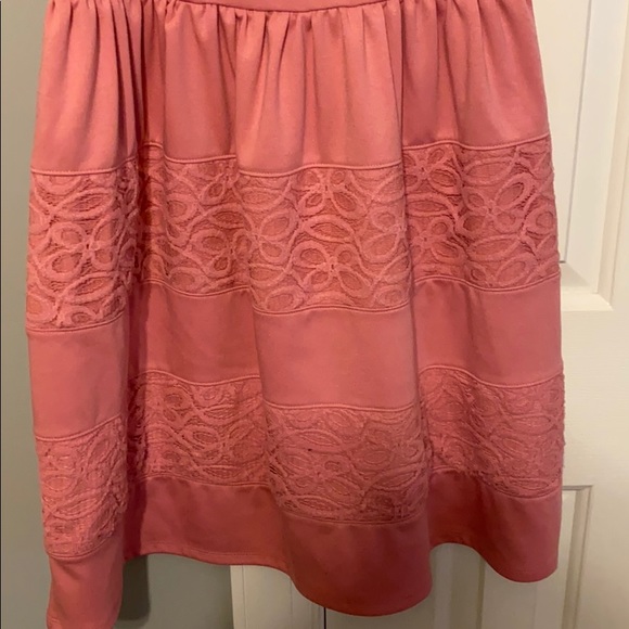 Short Sleeved Dress - Picture 4 of 5